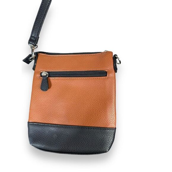 Stone Mountain USA Pebbled Leather Crossbody - Picture 4 of 6